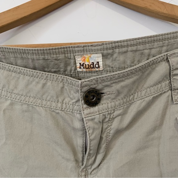 Y2K Grey Taupe Cargo Capri Pants Mudd Size 9 - Picture 2 of 4